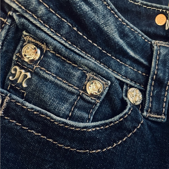 Miss Me Sz:25 Rhinestones, Crystal Signature Crop Blue Jeans - Picture 8 of 8